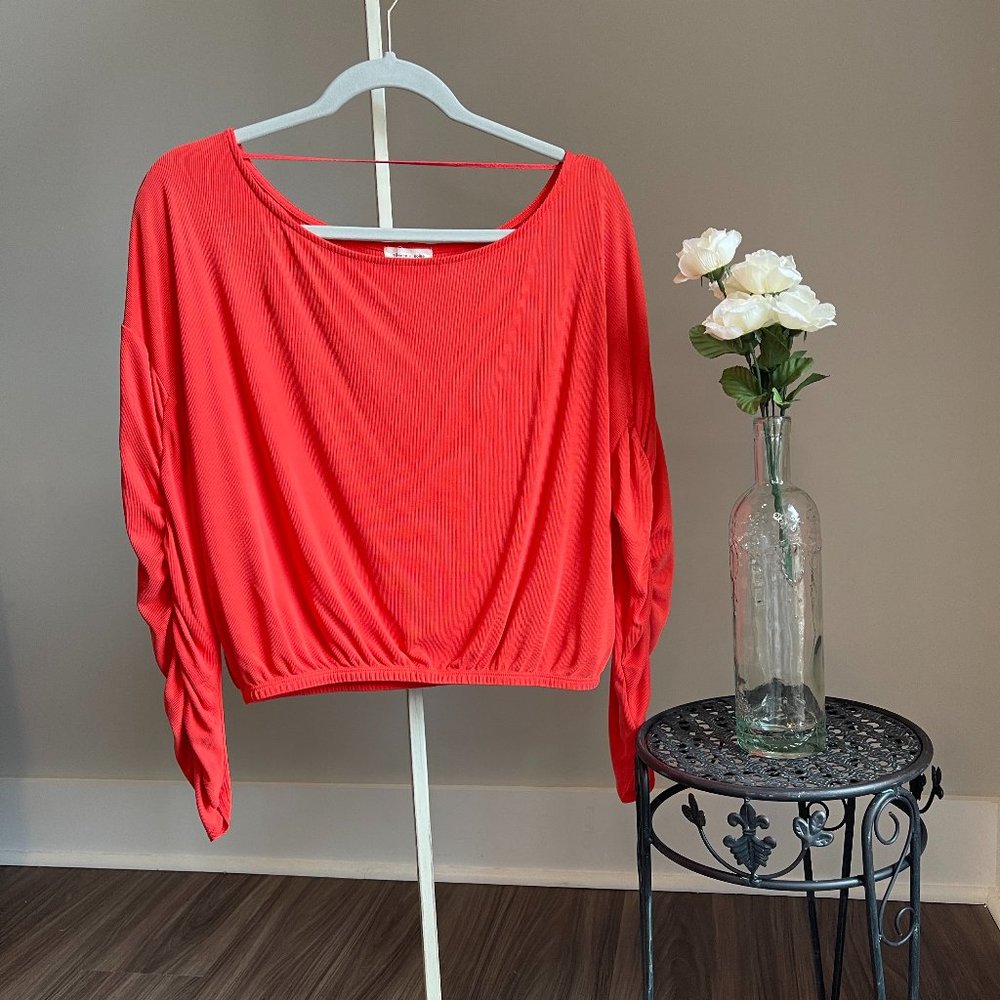 Long Sleeve Coral Elastic Cuff Shirt Crop Top